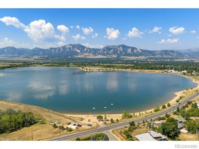 1032 Ridglea Way Boulder, CO 80303