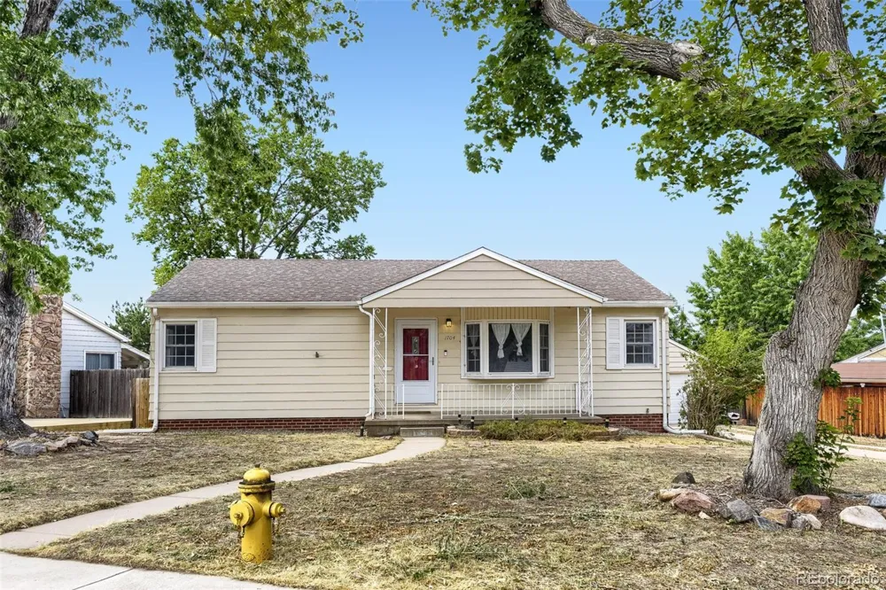 1704 W Crestline Avenue Littleton, CO 80120