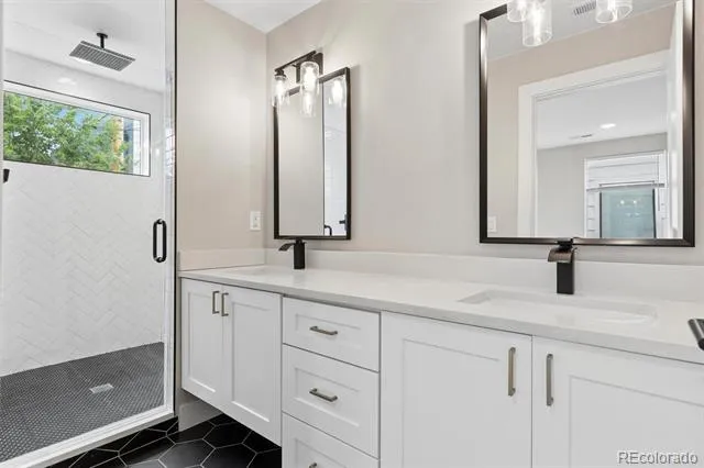 2147 S Bellaire Street Denver, CO 80222