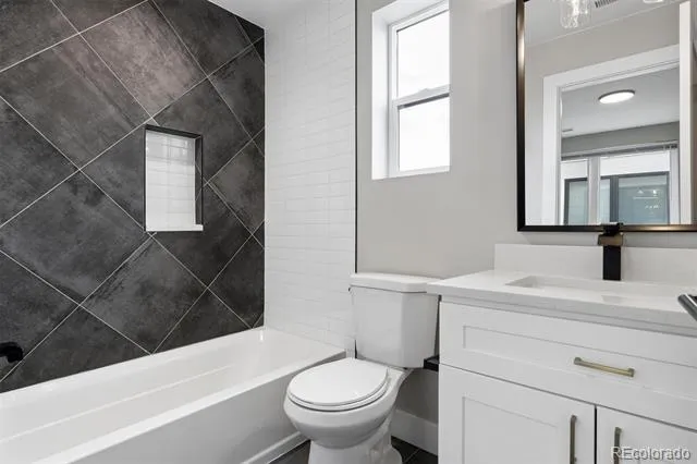 2147 S Bellaire Street Denver, CO 80222