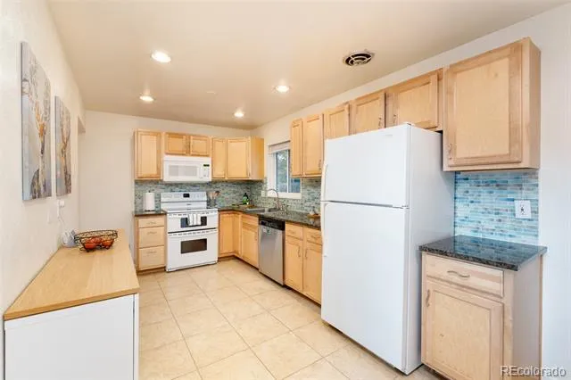 246 Lansing Street Aurora, CO 80010