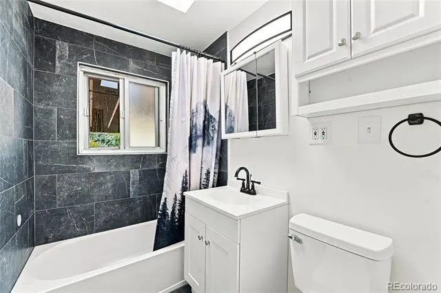 2541 Billings Street Aurora, CO 80011