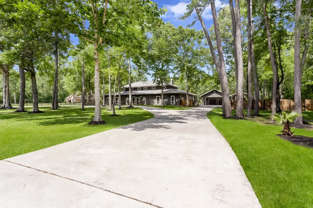 419 Vista Del Lago Drive Huffman, TX 77336