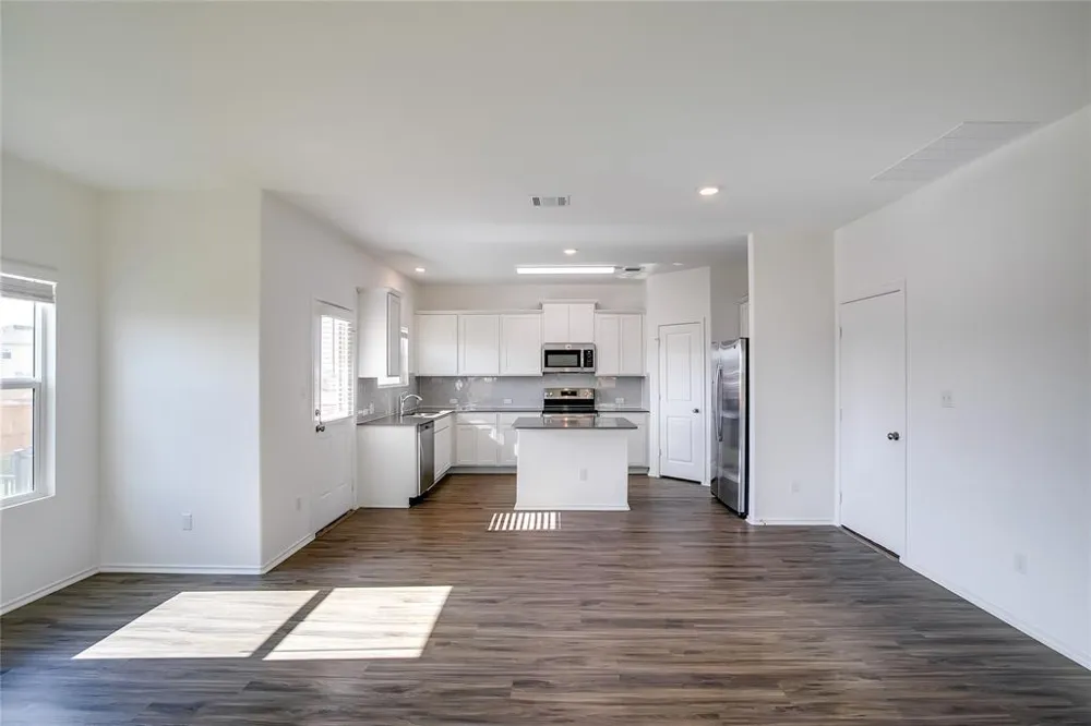 140 Joe Kidd Lane Jarrell, TX 76537