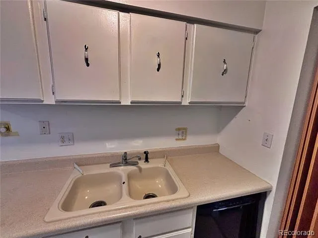7755 E Quincy #A6-307 Denver, CO 80237
