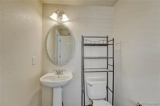 2613 S Killarney Court Aurora, CO 80013