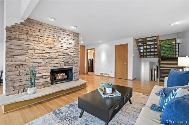 9948 E Maplewood Avenue Englewood, CO 80111