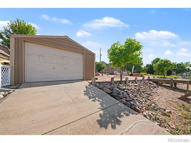 1005 Knobcone Place Loveland, CO 80538