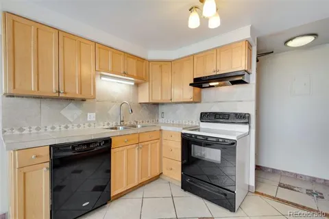 1155 Ash Street #707