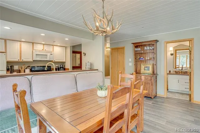 1206 Village Road #108 Avon, CO 81620