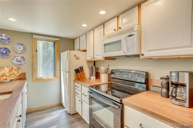 1206 Village Road #108 Avon, CO 81620