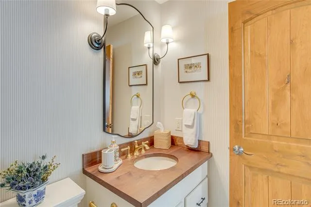 1206 Village Road #108 Avon, CO 81620