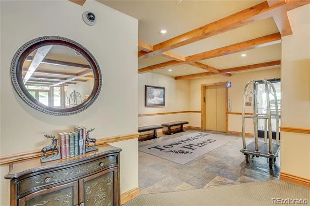 1206 Village Road #108 Avon, CO 81620