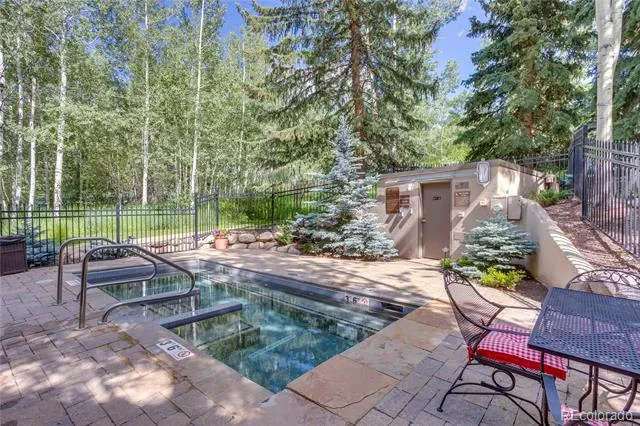 1206 Village Road #108 Avon, CO 81620