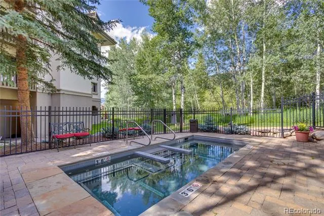 1206 Village Road #108 Avon, CO 81620