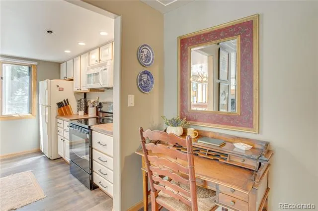 1206 Village Road #108 Avon, CO 81620