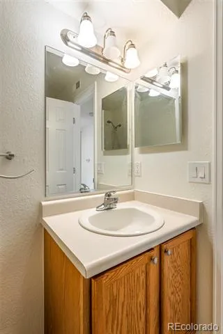 13085 W Cedar Drive #315 Lakewood, CO 80228