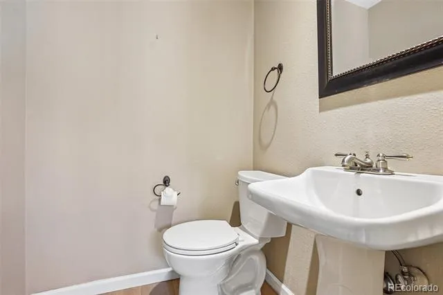 6472 E Mississippi Avenue Denver, CO 80224