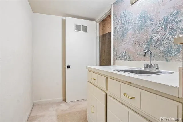 6472 E Mississippi Avenue Denver, CO 80224