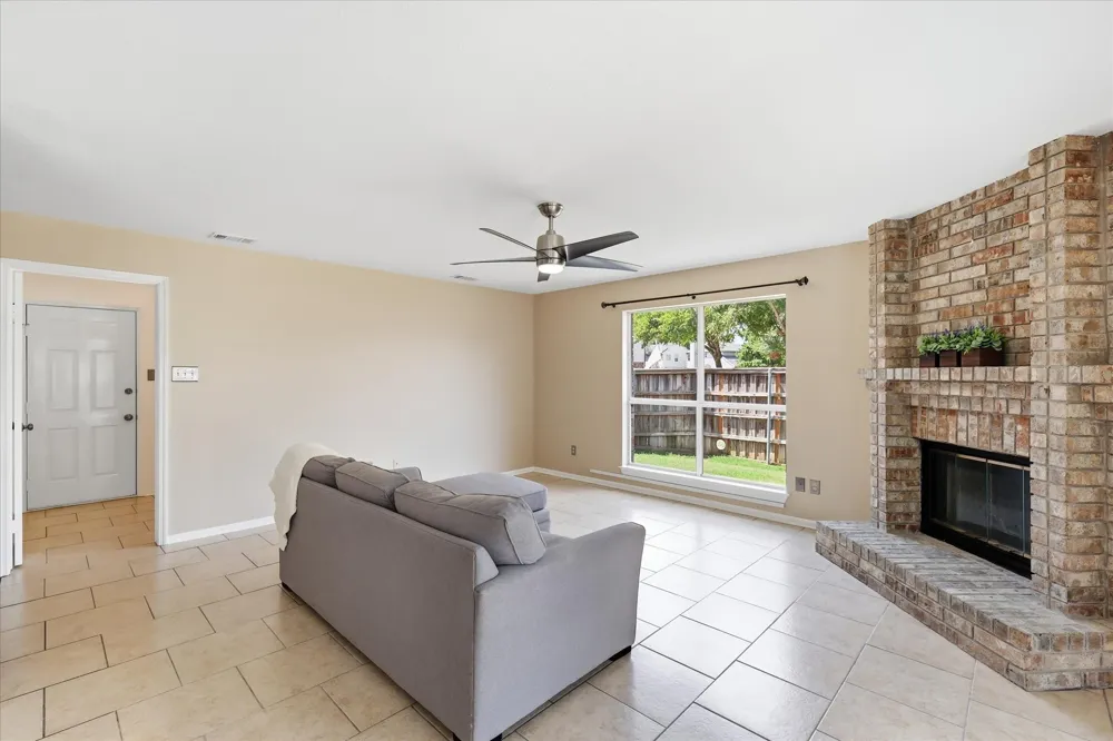 1636 Fuqua Drive Flower Mound, TX 75028