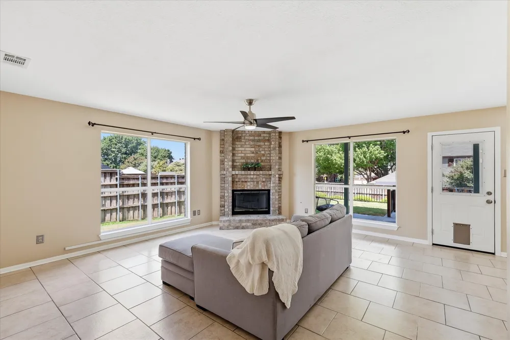 1636 Fuqua Drive Flower Mound, TX 75028