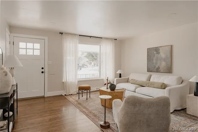 563 Jamaica Street Aurora, CO 80010