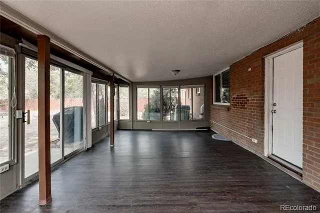 563 Jamaica Street Aurora, CO 80010