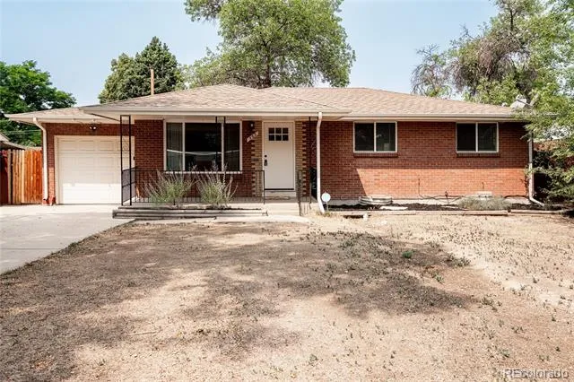 563 Jamaica Street Aurora, CO 80010