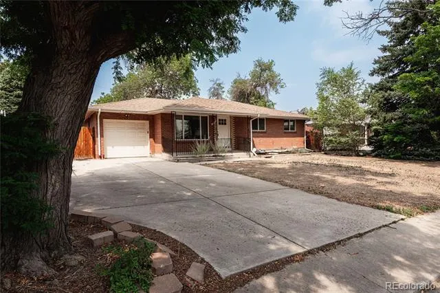 563 Jamaica Street Aurora, CO 80010