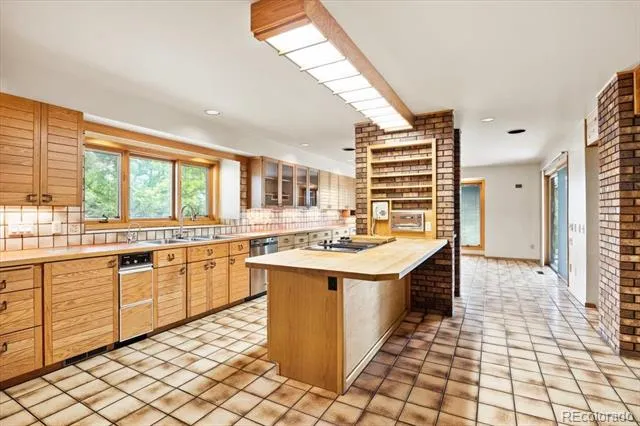 1625 E Layton Drive Englewood, CO 80113