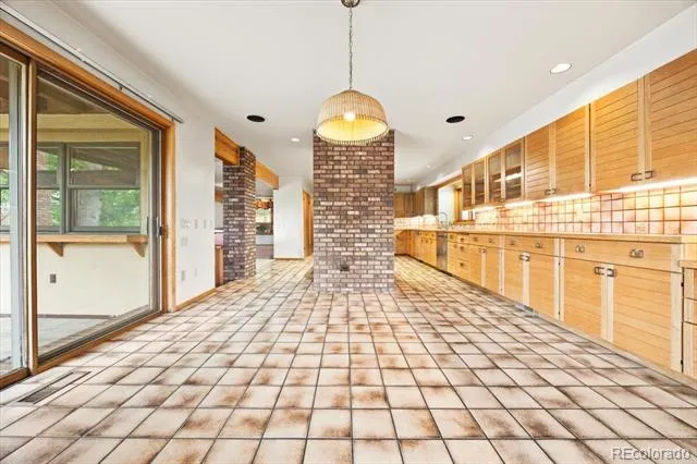 1625 E Layton Drive Englewood, CO 80113
