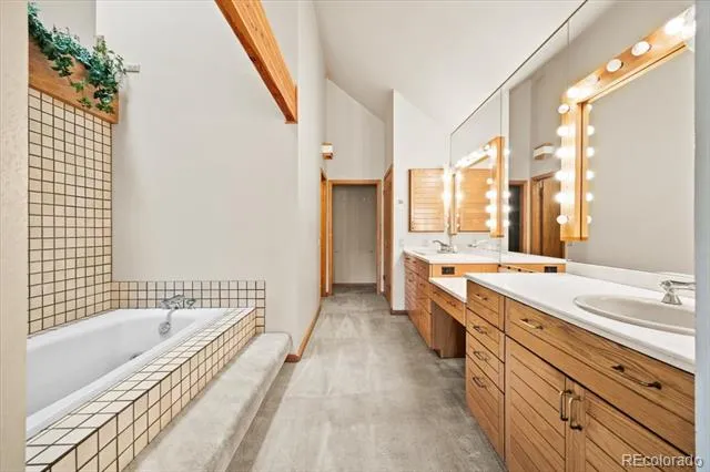 1625 E Layton Drive Englewood, CO 80113