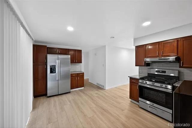 941 S Ironton Street Aurora, CO 80012
