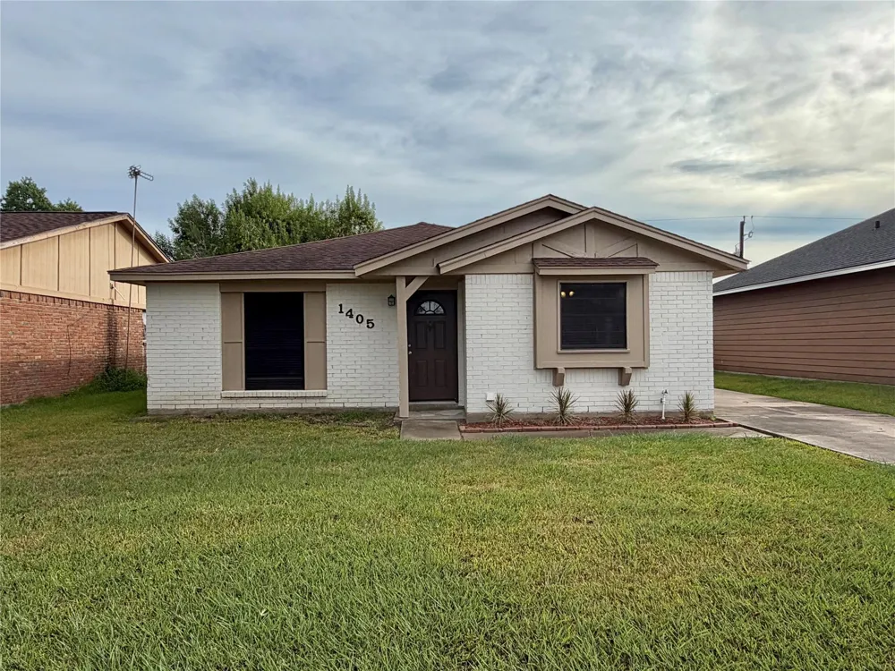 1405 Avenue M Freeport, TX 77541