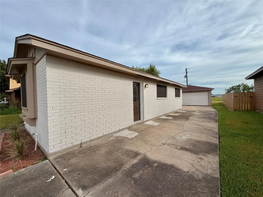 1405 Avenue M Freeport, TX 77541