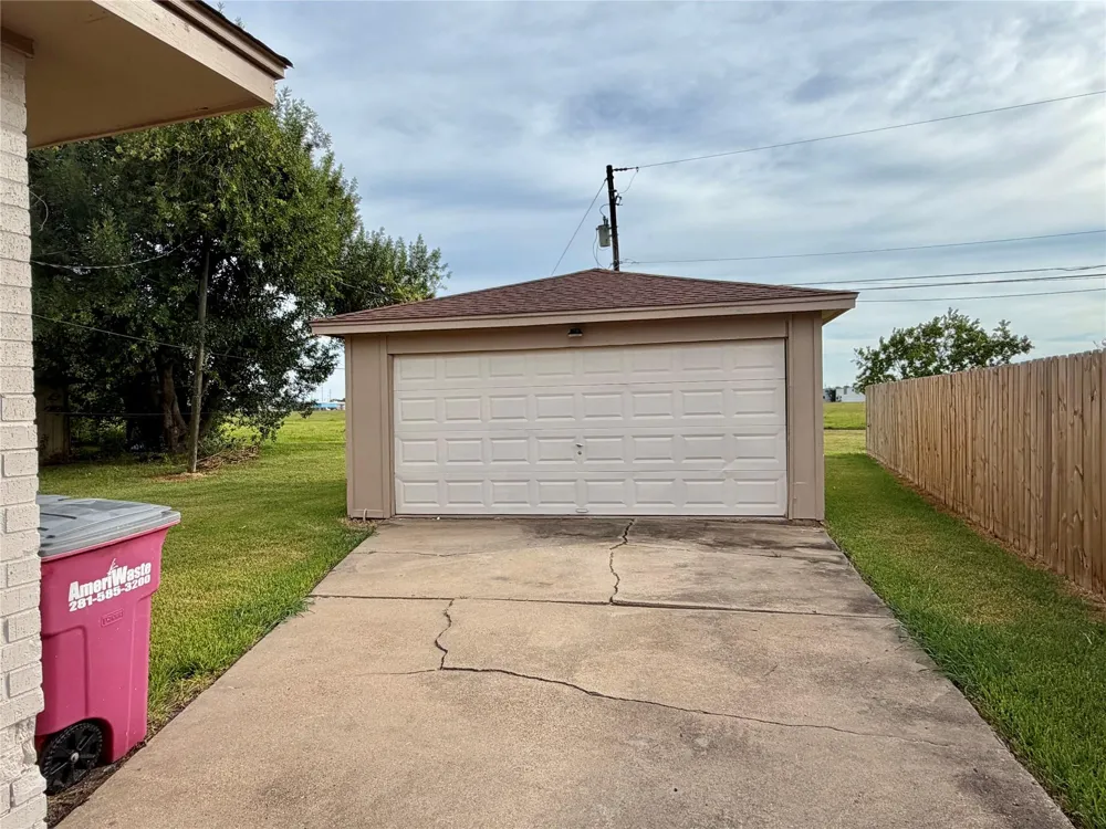 1405 Avenue M Freeport, TX 77541