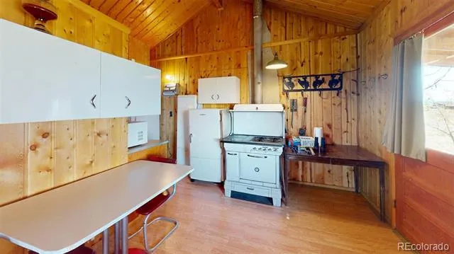 716 Doe Street Hartsel, CO 80449