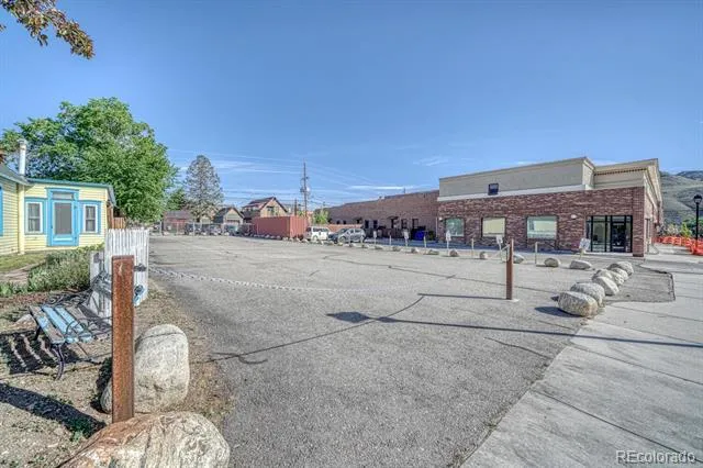 332 F STREET Salida, CO 81201