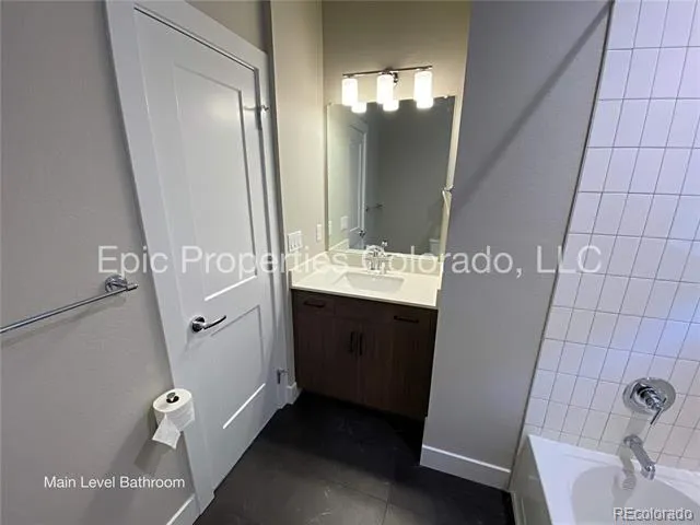 6012 Netherland Court Aurora, CO 80019