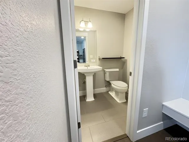 11137 E 25th Avenue Aurora, CO 80010