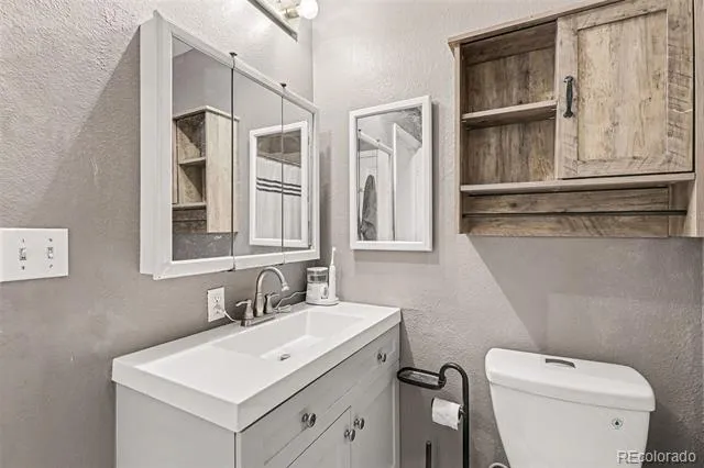 1194 S Troy Street Aurora, CO 80012