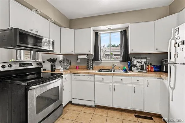 1194 S Troy Street Aurora, CO 80012