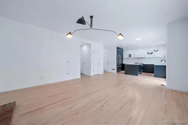 6048 S Walden Court Aurora, CO 80016