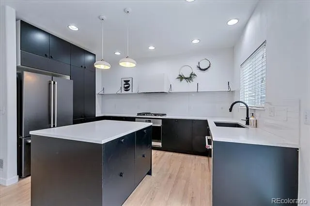 6048 S Walden Court Aurora, CO 80016