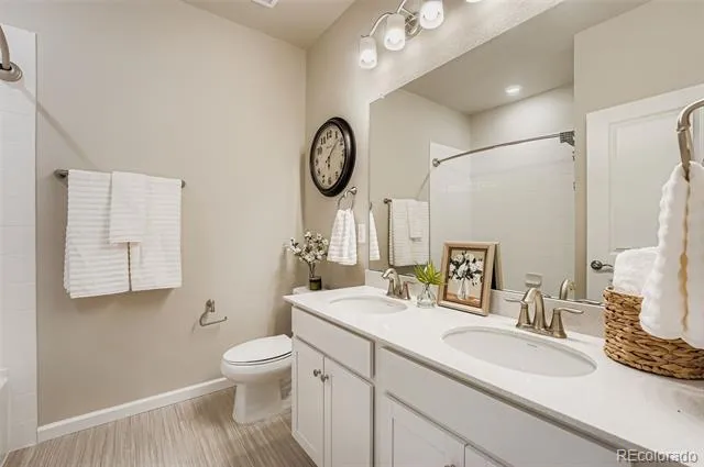 27942 E Glasgow Place Aurora, CO 80016