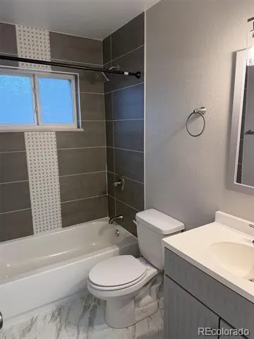 9778 Appletree Place Denver, CO 80260
