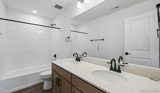 3882 Hayleyville Street Aurora, CO 80019