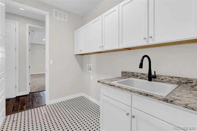 4541 S Valdai Way Aurora, CO 80015