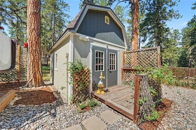 4976 Red Rock Drive Larkspur, CO 80118