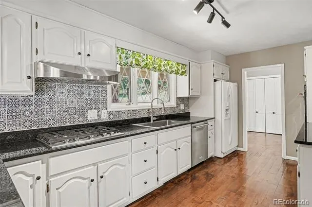 4976 Red Rock Drive Larkspur, CO 80118